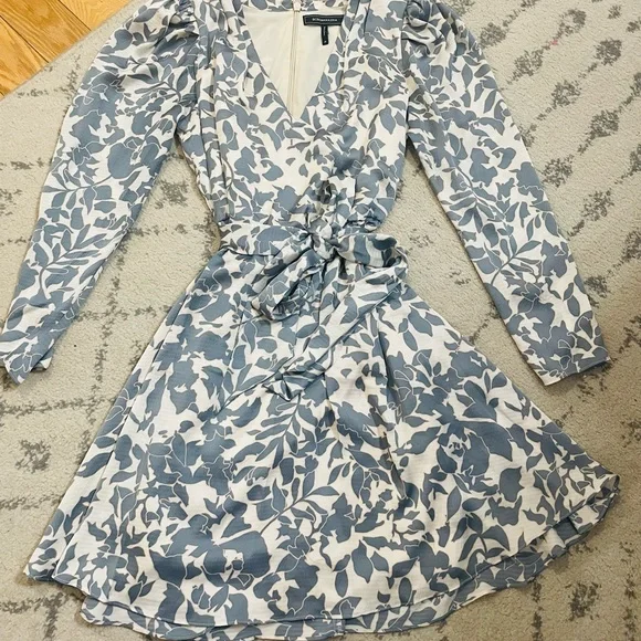 BCBGMaxAzria Women's Floral Printed Fit & Flare Mini Dress Size 10 - Picture 2 of 5